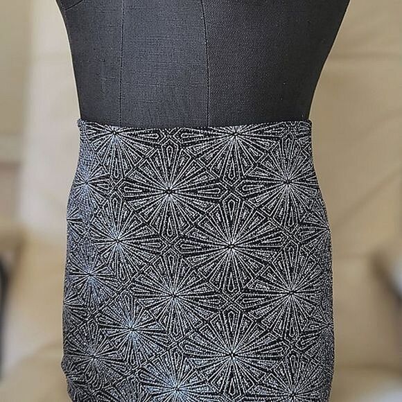 H&M Black/Silver Glittery Mini Skirt size XS - Picture 2 of 12
